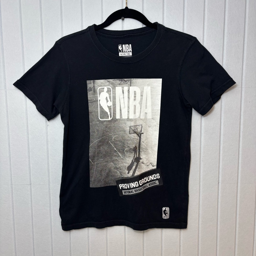 NBA Black Short Sleeve Tee L (14-16)